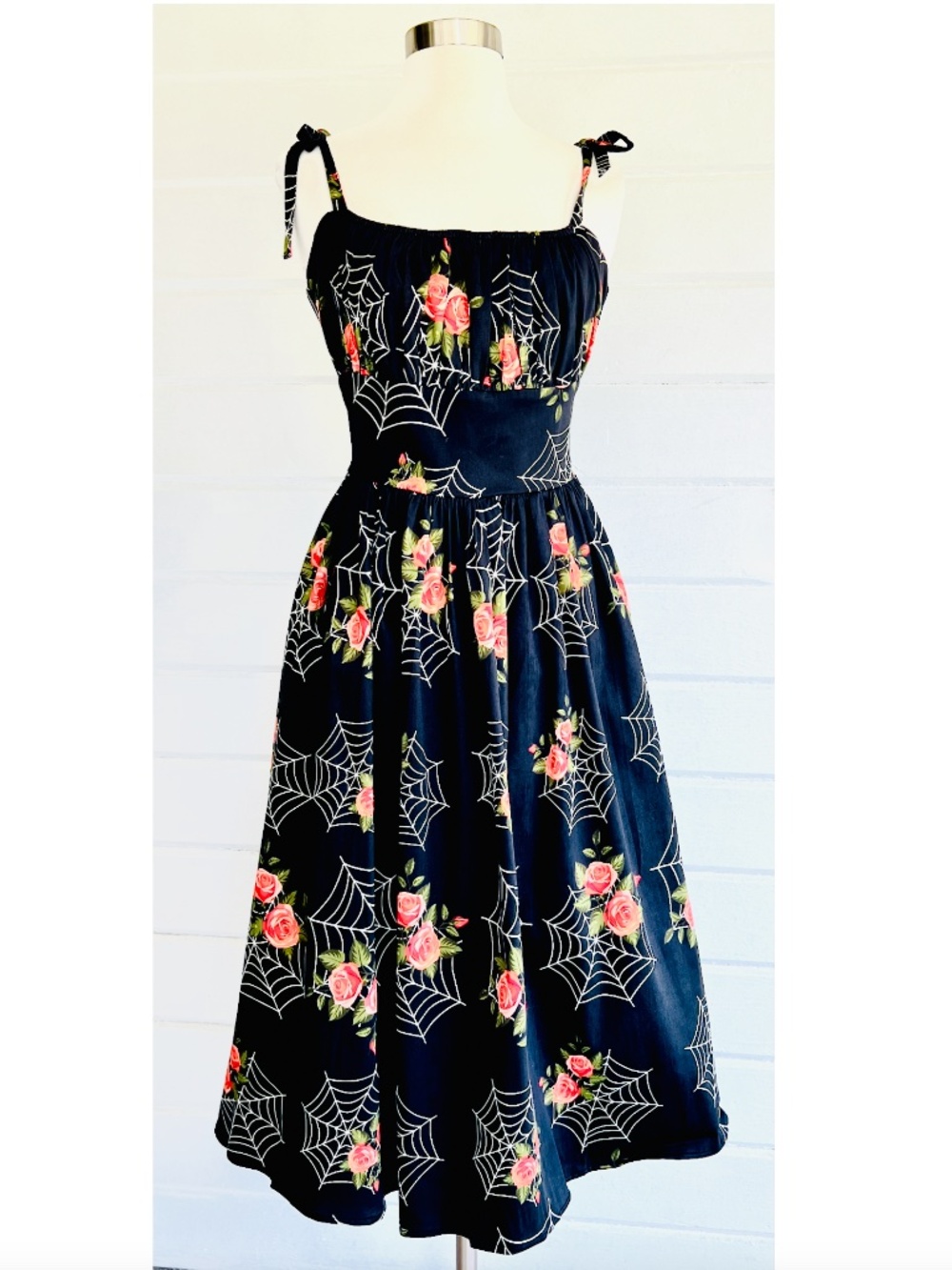 LOUELLA DeVILLE  Retro Style  Dress w/ Spiderwebs & Roses Print - NWT! - 6
